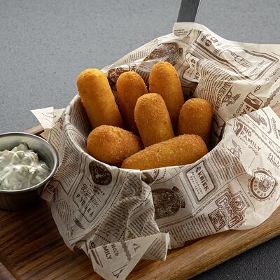 Сырно-картофельные крокеты с соусом тартар в Jager restopub по цене 740 ₽