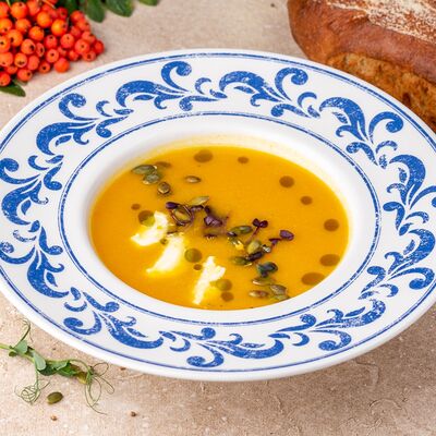 Крем-суп из тыквы с гриссини в Русская усадьба по цене 585 ₽