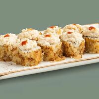 Ролл с кальмаром и снежным крабом в Фиши