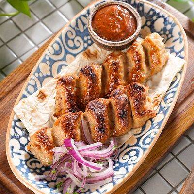 Люля-кебаб из курицы в Петрушка по цене 384 ₽