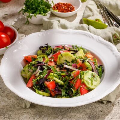 Салат по-грузински со специями в DiDi по цене 710 ₽