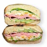 Сандо Мортаделла в Harucha Bubble Tea