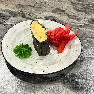 №96 Гункан с тунцом в Суши-бар Макото по цене 120 ₽