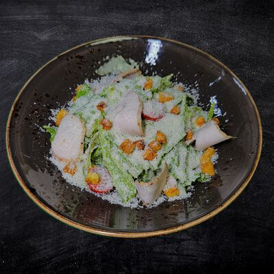 Цезарь с курицей в Шансон по цене 590 ₽