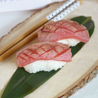 Суши с опаленным тунцом в Держи рыбу по цене 170