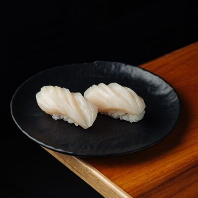 Нигири Гребешок (2 шт) в Buba Sushi по цене 790 ₽