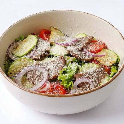 Салат с говядиной в Пицца и Паста по цене 451 ₽