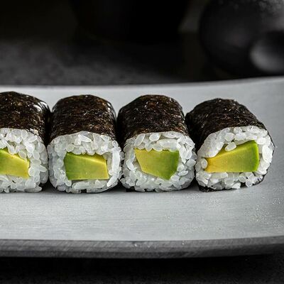 Ролл Авокадо маки в Качуко по цене 210 ₽