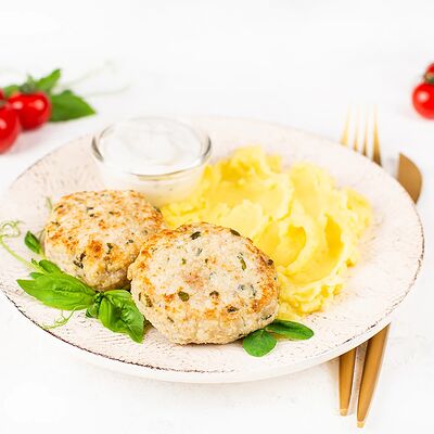 Биточки из индейки и рикотты с картофельным пюре и сливочно-горчичным соусом в У Палыча. С пылу, с жару! по цене 490 ₽