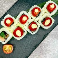 Перевертыш Лосось холодного копчения и чука в AM YUM
