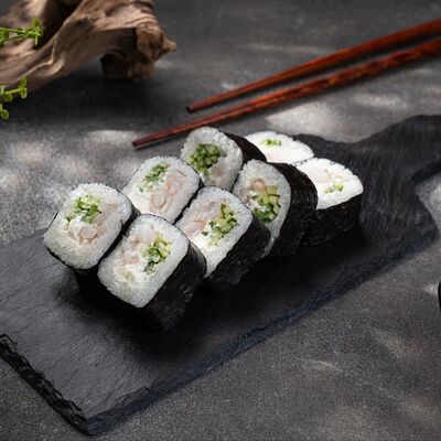 Ролл Токио с креветкой в Акула вкуса по цене 549 ₽