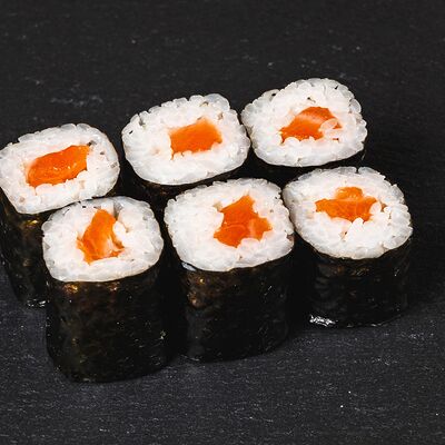 Ролл с лососем в Nel tempo по цене 470 ₽