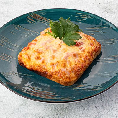 Горячий бутерброд с ветчиной и томатами в Тарелка по цене 215 ₽