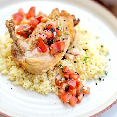 Запеченный цыпленок с булгуром в Джульетта по цене 550 ₽