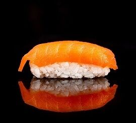 Суши лосось х 2 в Суши Стар по цене 362 ₽