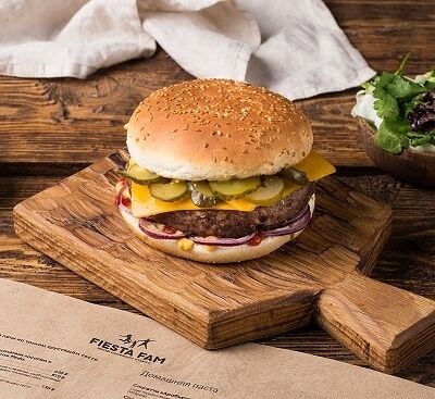 Чизбургер в Фиеста по цене 600 ₽
