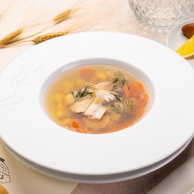 Уха по-царски с осетриной и рыбным расстегаем в Абрамовъ по цене 910 ₽