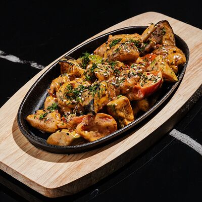 Жаркое с курицей в сливочном соусе в Moslounge & Bar по цене 590 ₽