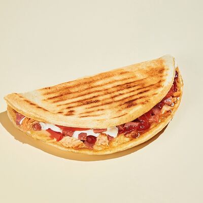 Закрытая Пицца Барбекю в Shaurma City по цене 440 ₽