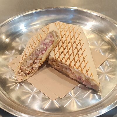 Шаурма Мега в ШаурХолл по цене 640 ₽