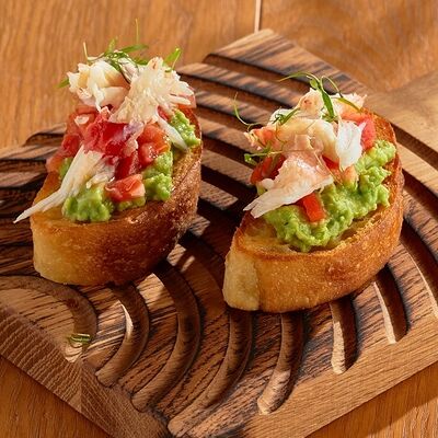 Брускетта с крабом в Russo Italiano по цене 990 ₽