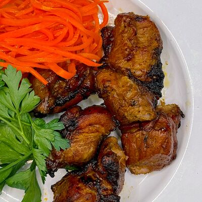 Шашлык из cвинoй шеи в #ВМЯСО по цене 680 ₽