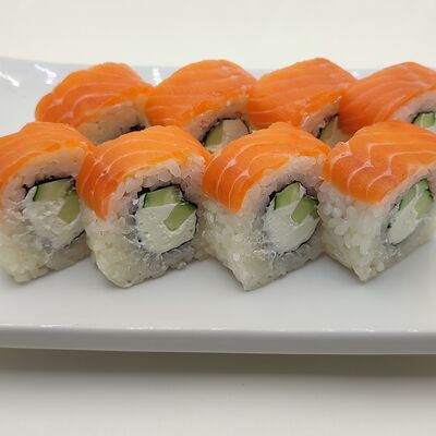 Ролл Филадельфия с огурцом в Yoshi по цене 360