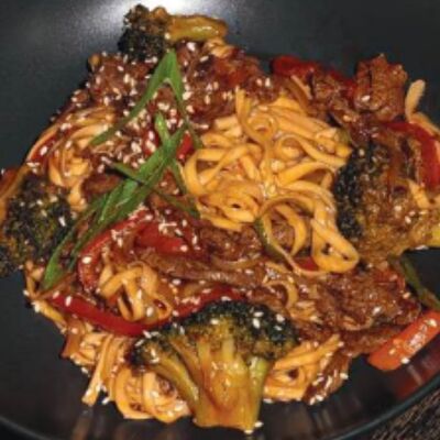 Удон с говядиной в Гриль Бар Понеслось по цене 740 ₽