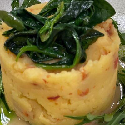 Картофельное пюре с вялеными томатами в Бар-гриль KOSTER по цене 350 ₽