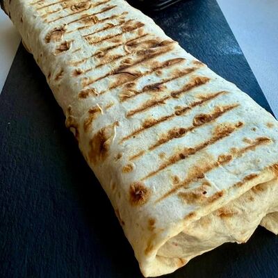 Шаурма по-кавказки острая в Шале по цене 430 ₽