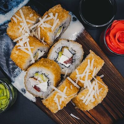 Ролл Цезарь темпура в Sushi Time по цене 435 ₽