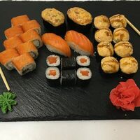 Сет Фила с Лососем в Sushi & Shef