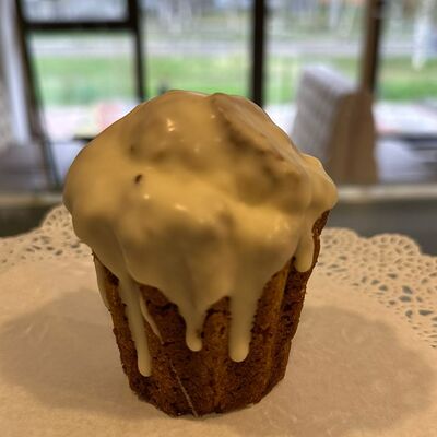 Кекс морковный в белом шоколаде Белые ночи в Кондитерская Эклер по цене 147 ₽