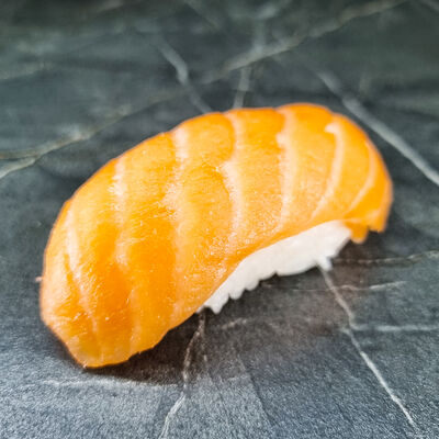 Суши Сяке в Sushitop по цене 270 ₽