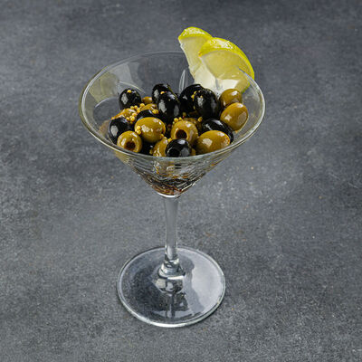 Ассорти оливок и маслин в FatBoy PUB по цене 560 ₽