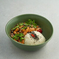 Курица с кешью в Chang