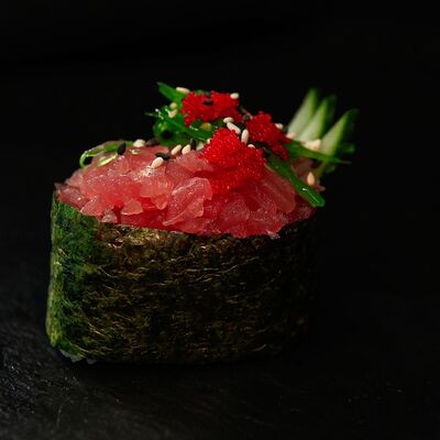 Гункан с тунцомв Атлантида по цене 250 ₽