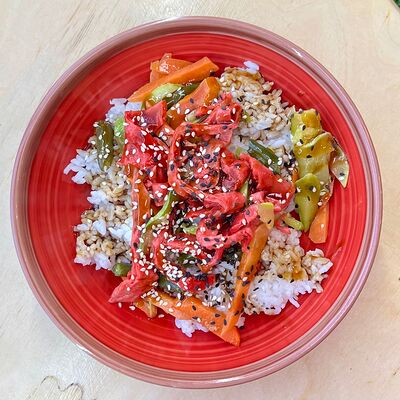 Рис с сейтаном в Vegan Pyramid по цене 300 ₽