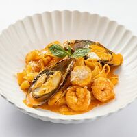 Паппарделле с морепродуктами в Aroma