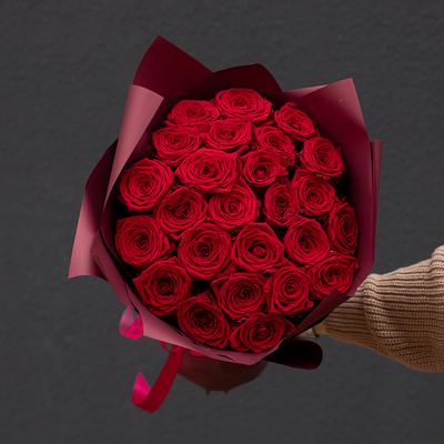 Букет из роз Ред Наоми 25 шт в Пышно Расцвели по цене 7500 ₽
