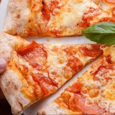 Пицца салями Пиканте в Тепло по цене 850 ₽