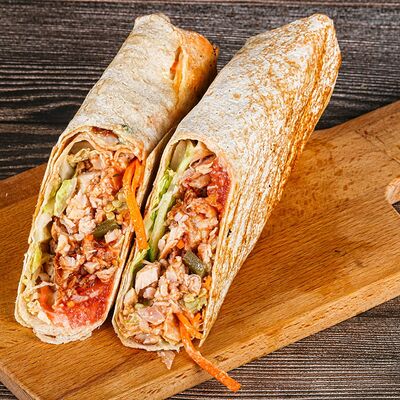 Шаурма на мангале с курицей в Чайхана тандыр по цене 300 ₽