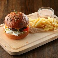 Чизбургер в Craft Lab Cafe