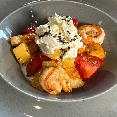 Салат с манго со страчателлойв Пилот по цене 750 ₽