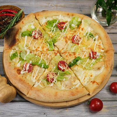 Пицца Цезарь в Pizza & Точка по цене 635 ₽