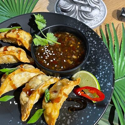 Гедза с креветками в Wok Street по цене 419 ₽