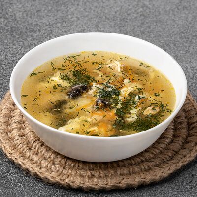 Куриный кето-суп с яйцом и грибами в Лукоморье по цене 259 ₽