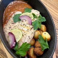 Тилапия с жареным картофелем в Breakfast