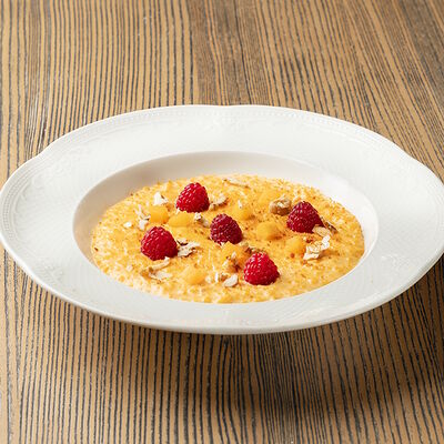 Пшенная каша с тыквой и малиной в Онегин дача по цене 830 ₽