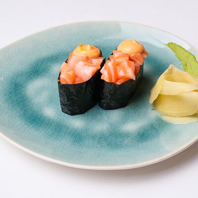 Лосось спайси гункан в Тэнкэй по цене 340 ₽